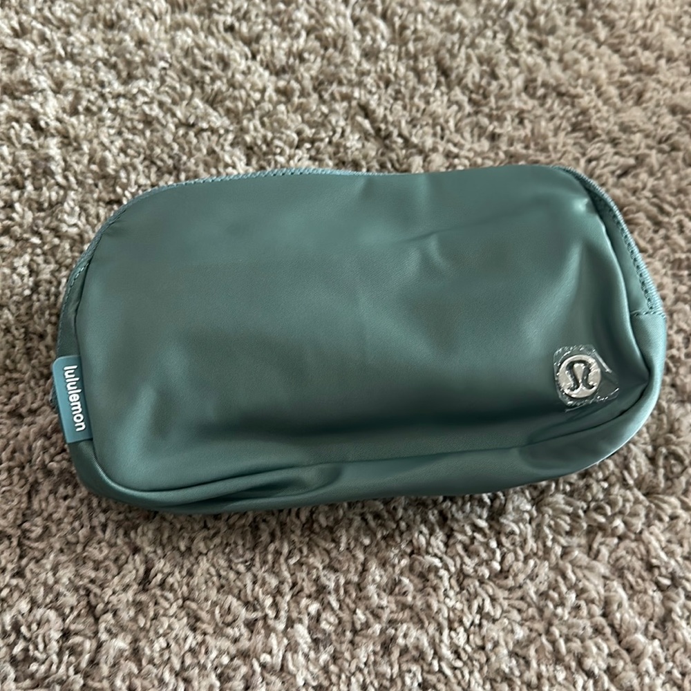 Lululemon Belt bag Tidal Teal